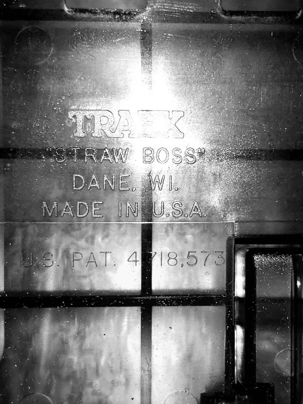 Traex Straw Boss Brown Desktop Straw Dispenser